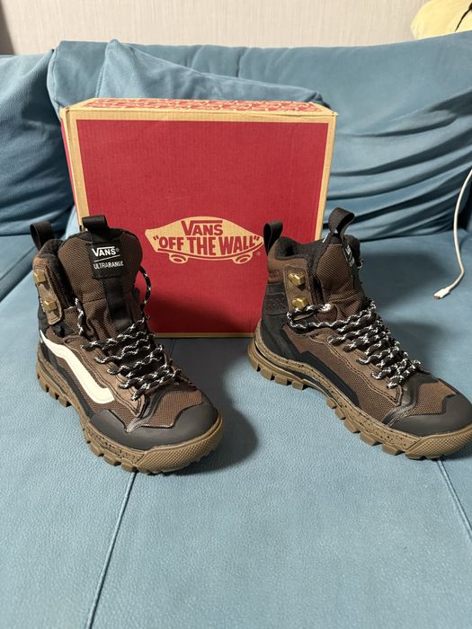 Чисто Нови Обувки(Зимни) за момче Vans