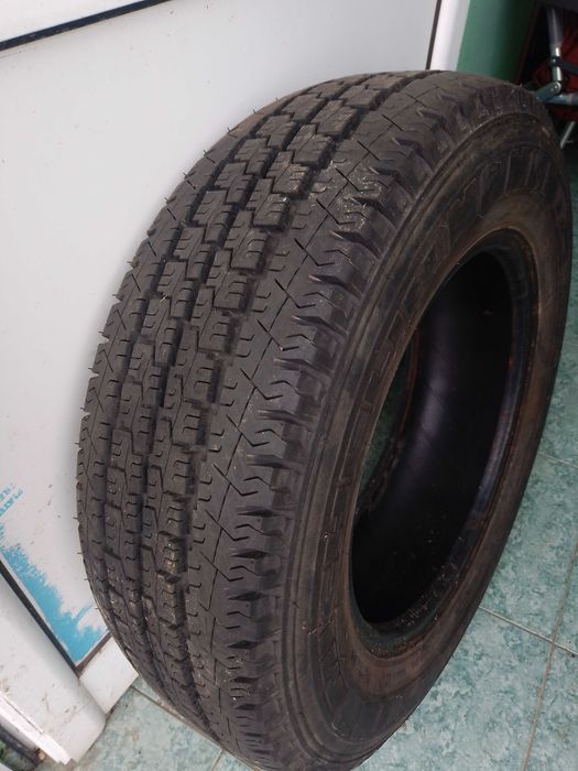 225 65 16 цола  гума за Бус