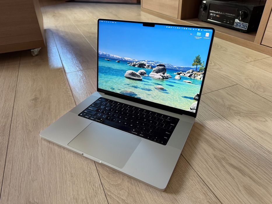 macbook m1 pro 32gb - Laptopuri oferte online | OLX.ro