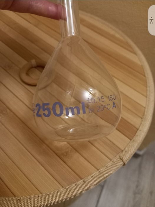 Balon cotat cu slif autoclavabil cu capacitatea de 250 ml