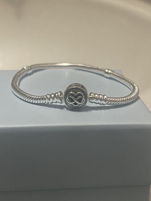 Pandora marimea 18 noua.