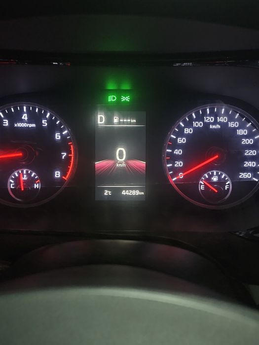 Kia.K5 сотилади.