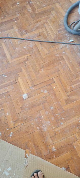 Продавам дъбов паркет