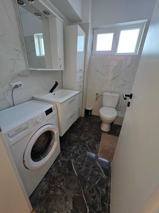 Inchiriez apartament 3 camere