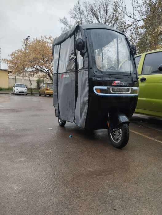 ПРОДАЕТСЯ срочно почти новый элпктро скутер