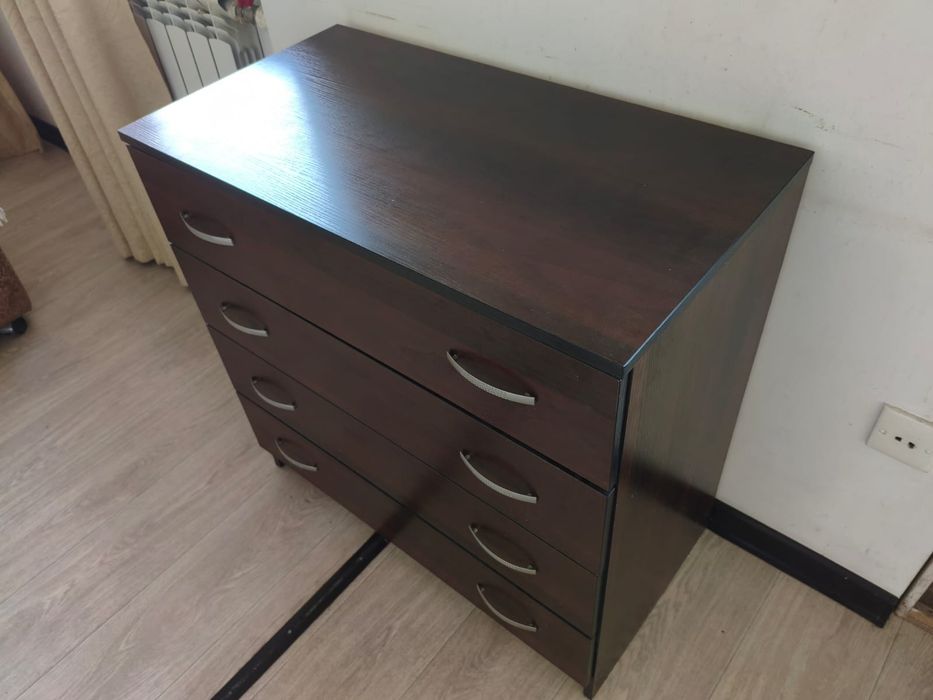 Комод цвета венге. 4 ящика.