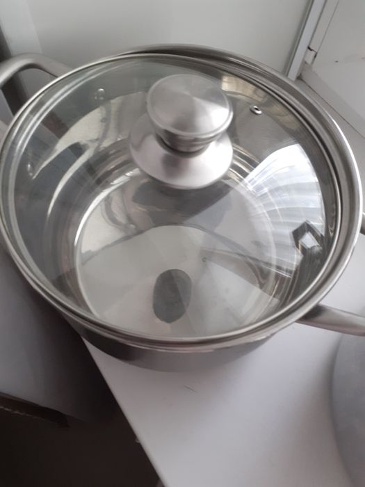 Продам кастрюлю 6 литров 6000