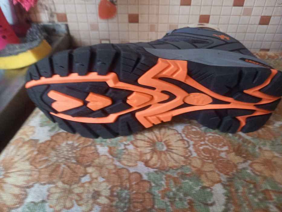 Продам зимнию обувь