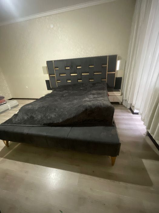 Продам двуспальную кровать 2*2