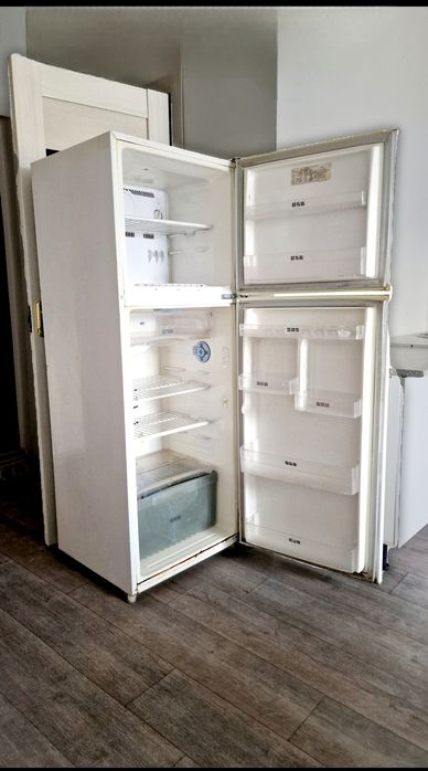 Холодильник  " SAMSUNG "