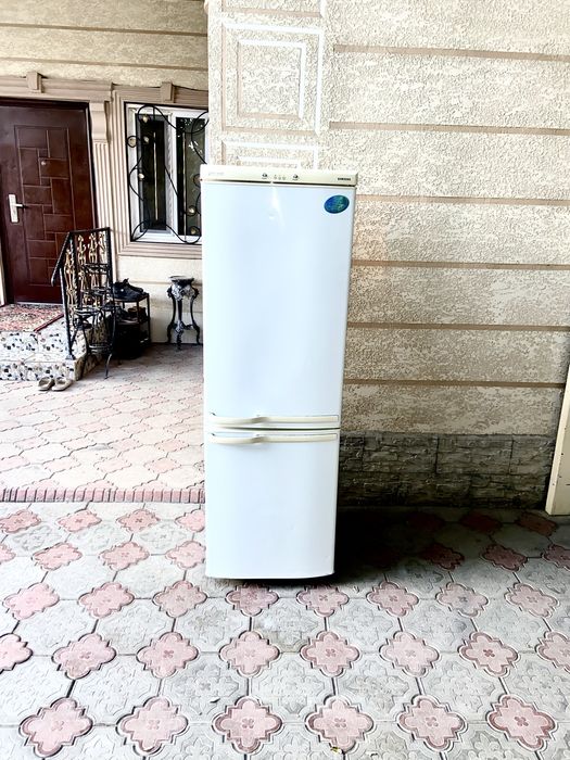 Продам Холодильник Самсунг