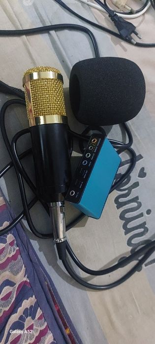 Studio mikrafoni sotiladi strim uchun