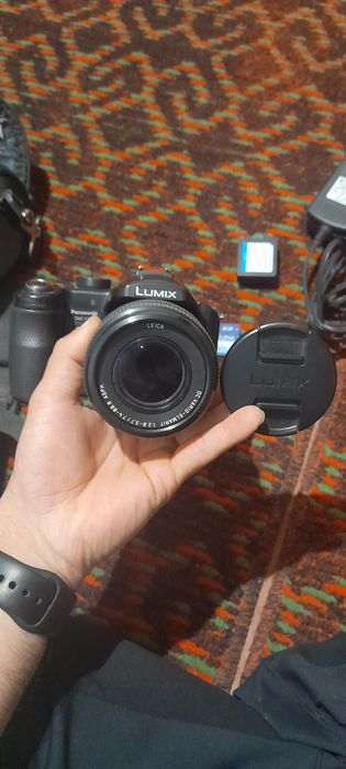 Фото апарат сотилади ишлаши яхши айби йук,