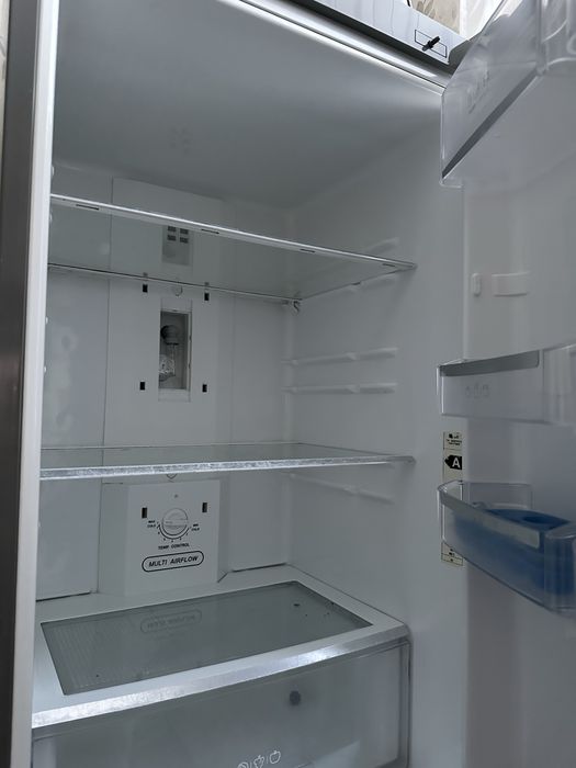 стиральная машинка и холодильник