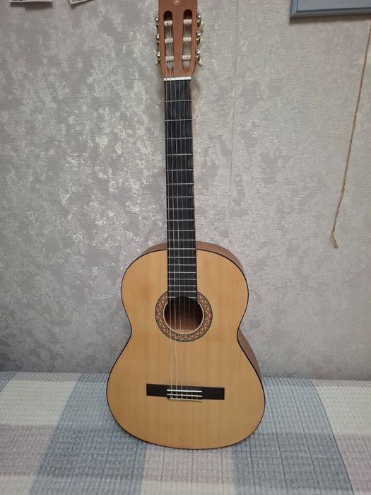 Классическая Гитара Yamaha 40