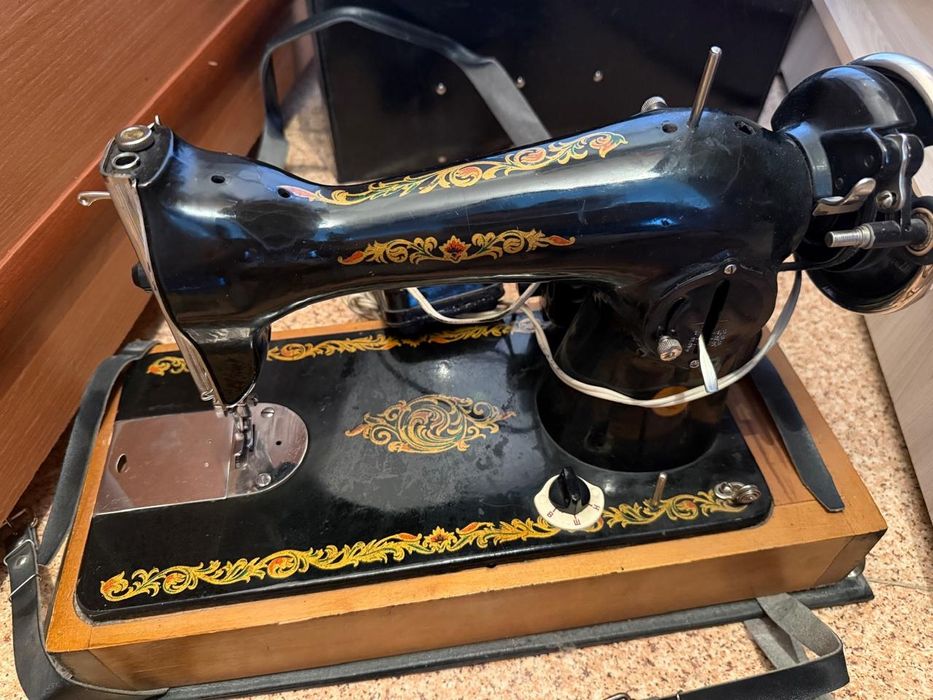 Швейная машина электрическая