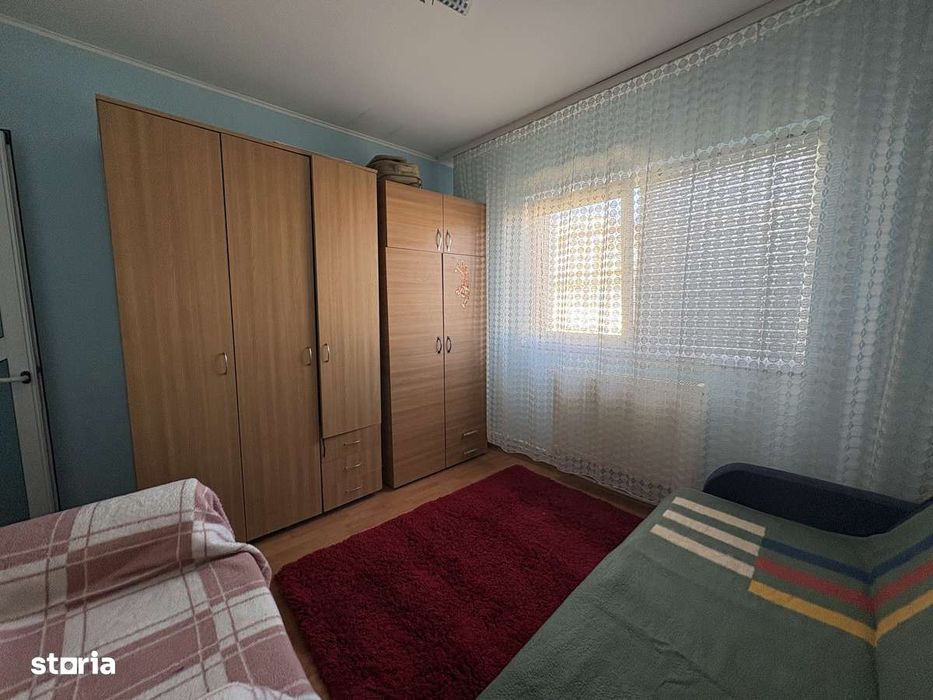 Vând apartament 2 camere, decomandat, zona Vidin