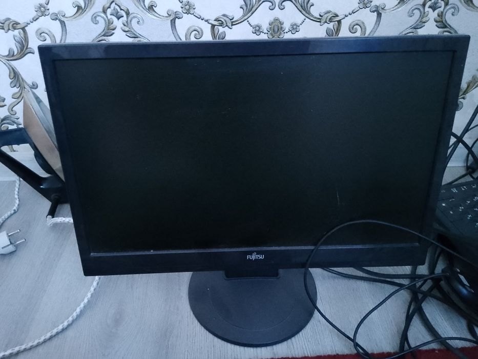HP Compaq + Fujitsu monitor sotiladi

HP Compaq 500B Microtower kompyu
