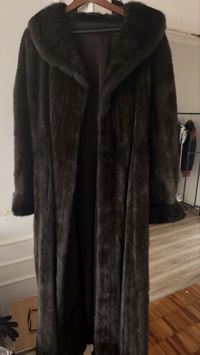 Продам новую норкову шубу