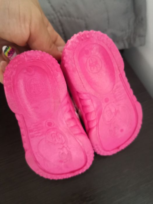 Бебешки сандали,пантофи  нови 18 номер