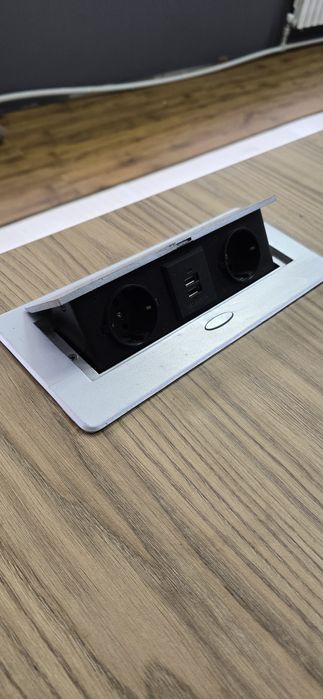 Офисные столы угловые 2 штуки