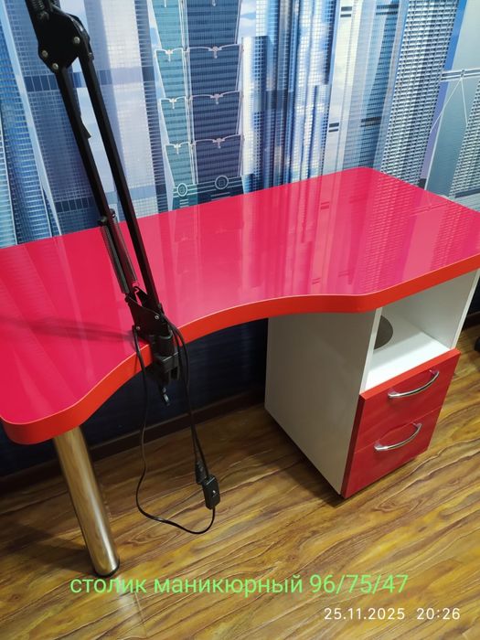 Маникюрный столик подставка для рук и ног