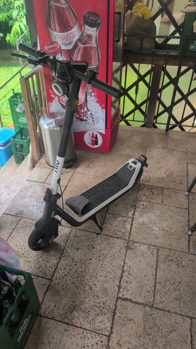 Trotinetă NIU KQI3 sport defectă
