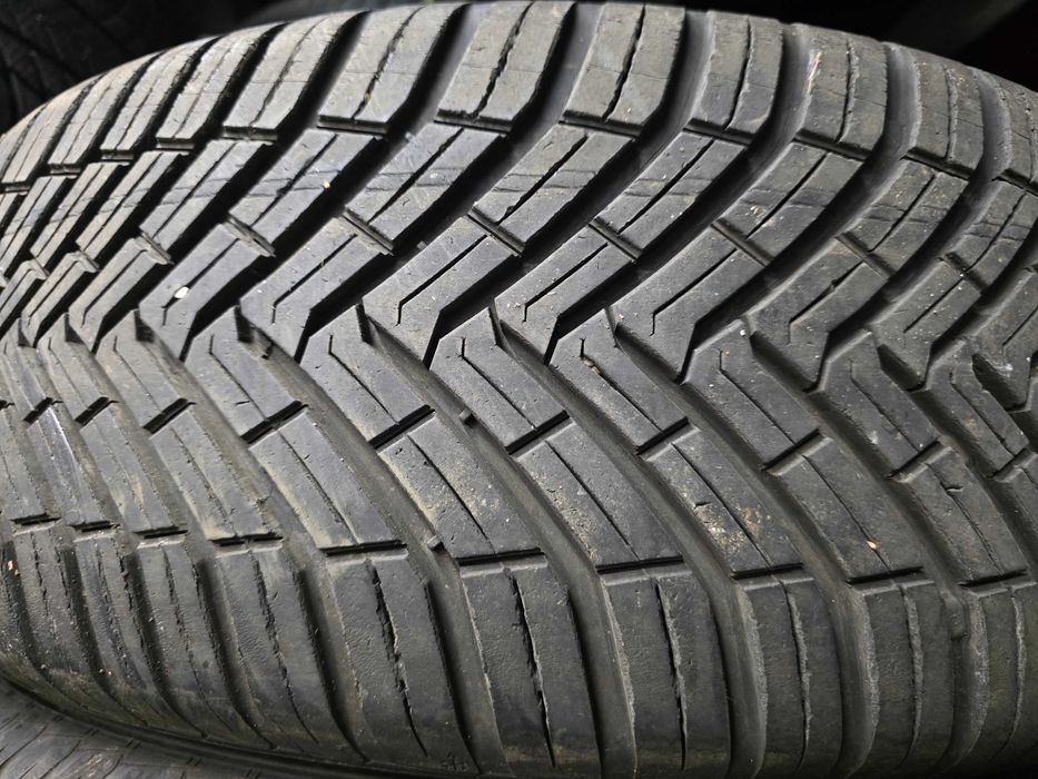 2бр Всесезонни гуми 225 60 17 - Continental