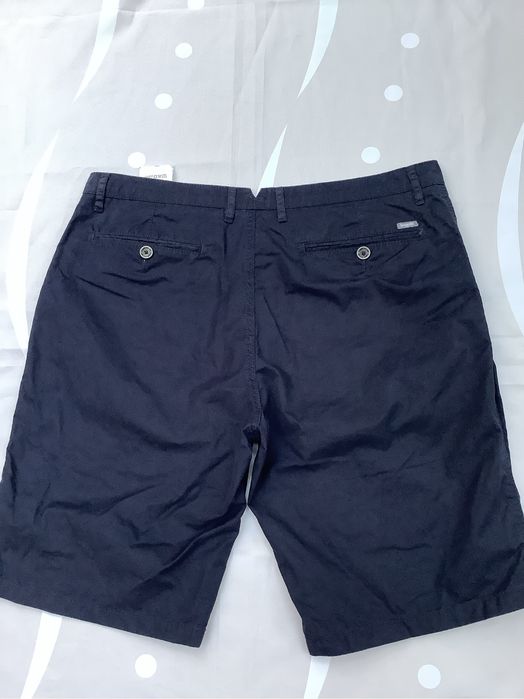 Pantaloni scurti Bugatti marime 52
