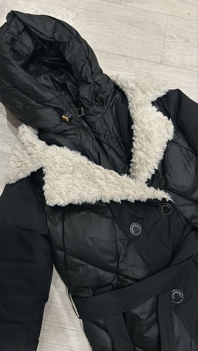 Продам зимний пуховик для девочки