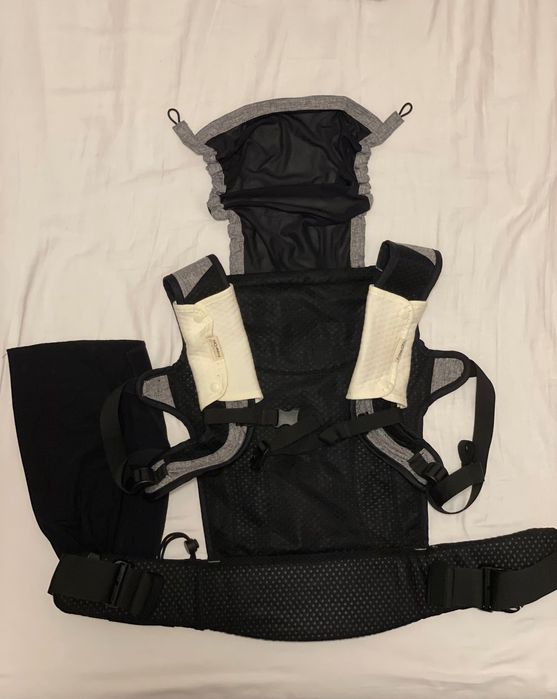 Продавам ерго раница Free On