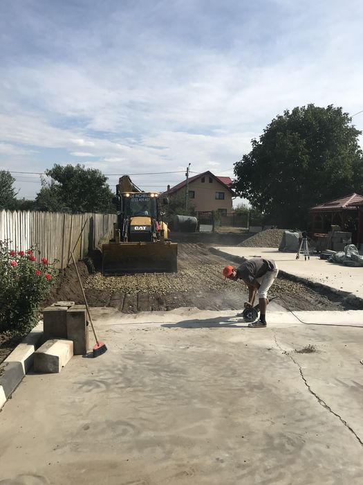 Inchiriem buldoexcavator si basculanta 8x4