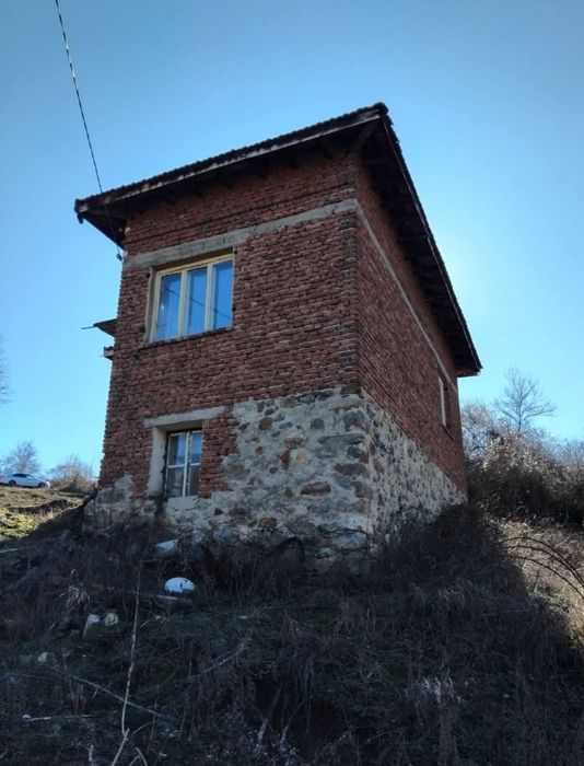 Продава къща в с.Грамаде общ Дупница