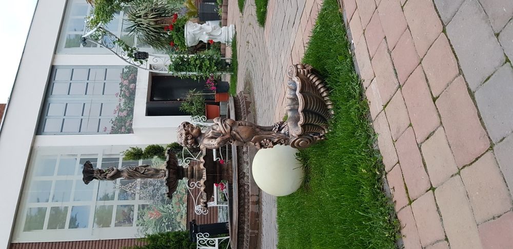 ghiveci flori/jardiniera flori/statueta gradina/ornament gradina/