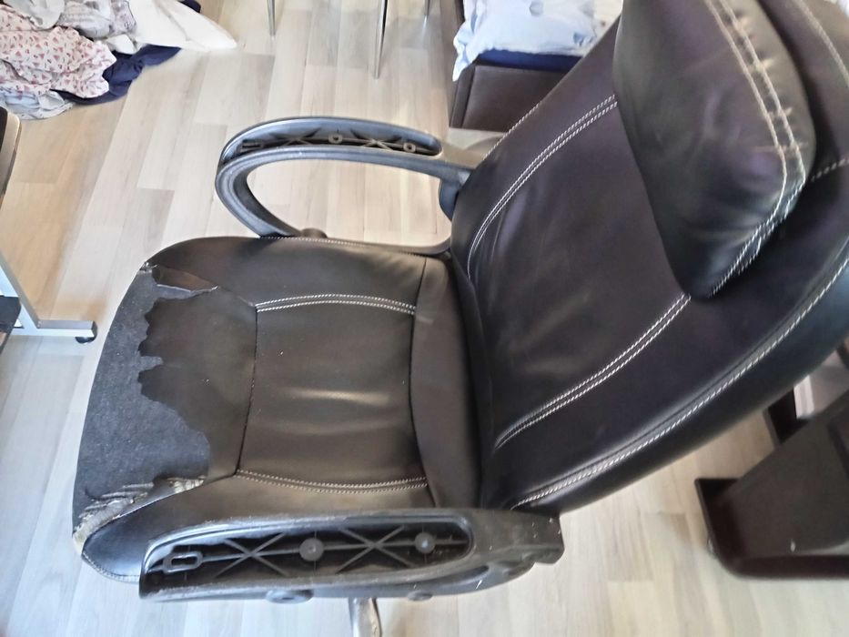 стол със бюро растегателно