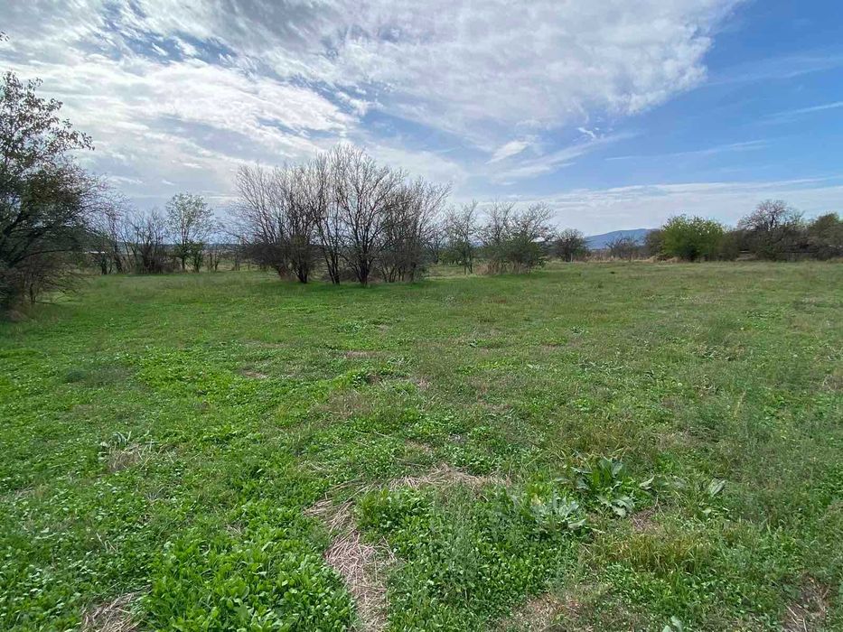 КЪЩА с РЗП 120 кв.м., двор 5.200 дка, село Марино поле