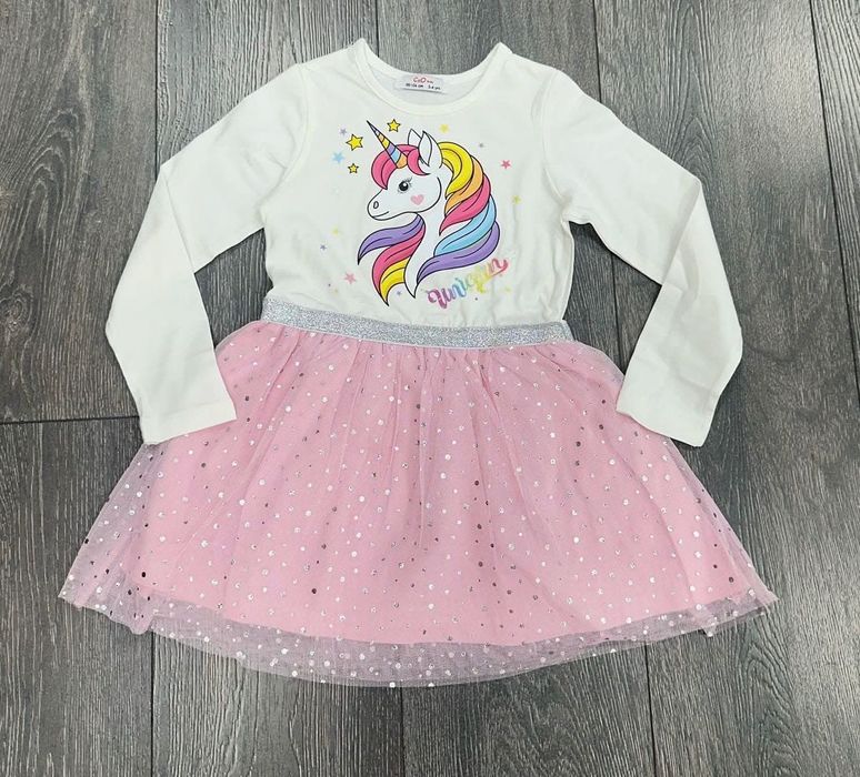 2 рокли , на Zara Barbie и на еднорог