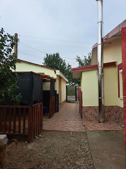 Vând în rate casa construcție 2010