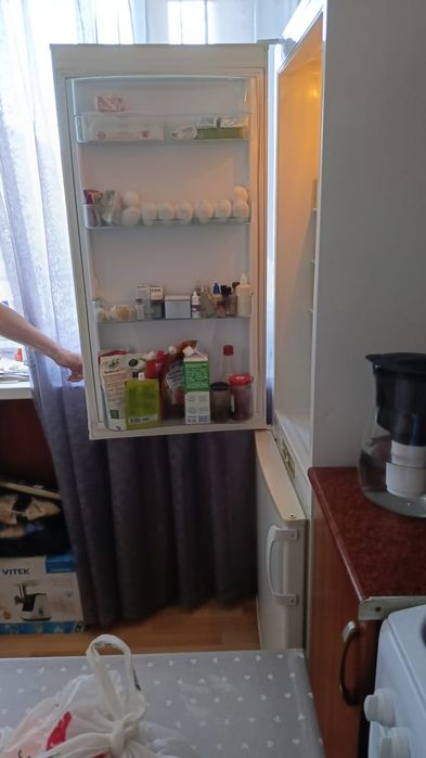 Отдам даром холодильник