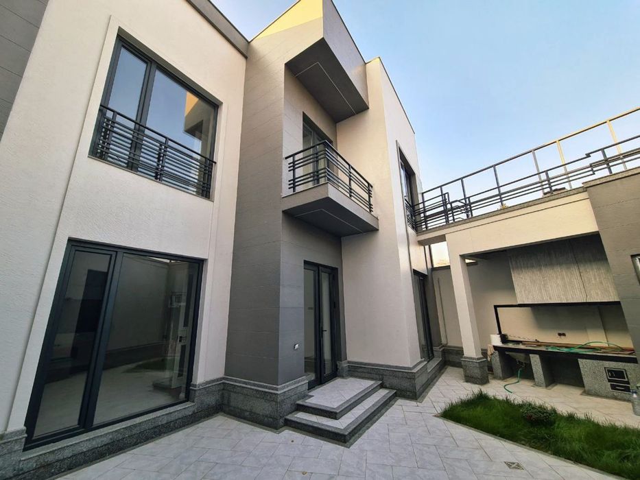 Продаётся дом.Мирзо Улугбекский район. Ботанический сад.