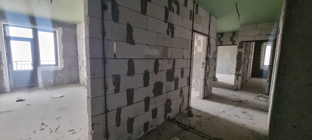 Yunusabod. Shaxriston metro 4/8/8 novastroyka uy sotiladi