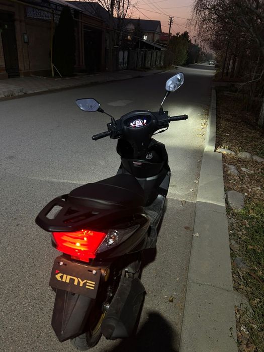 Продам скутер Li-Ya M8 фиолетовый