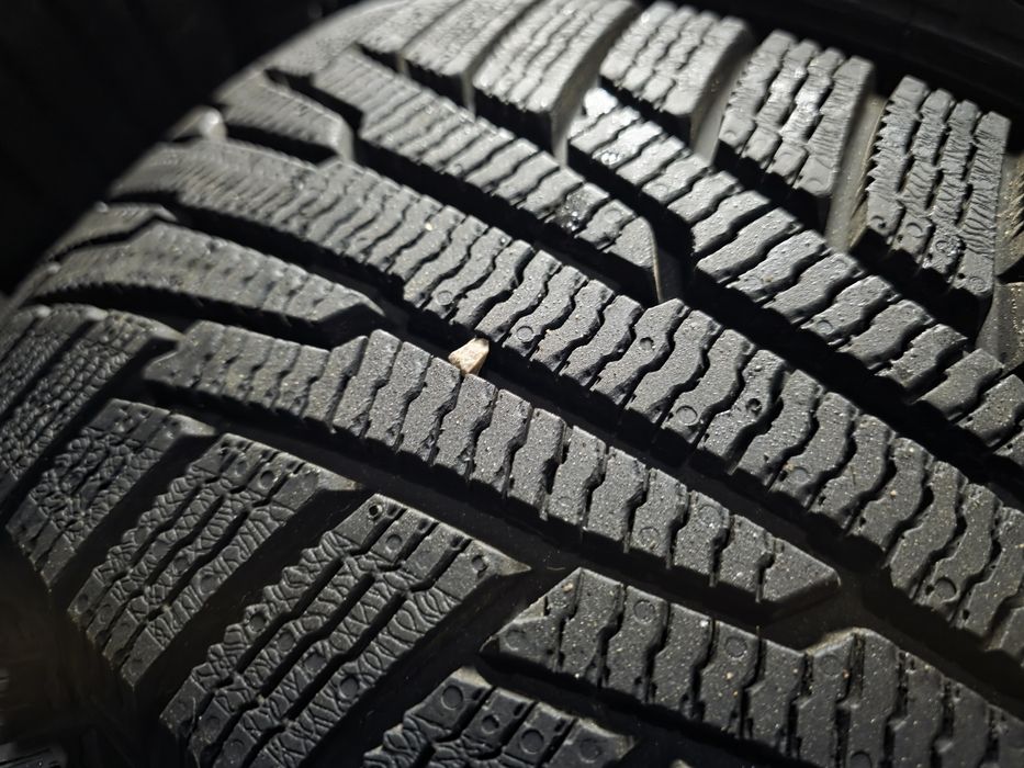 4бр Като нови зимни гуми 205 55 16- Nokian