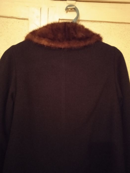 Продам пальто женское зимнее