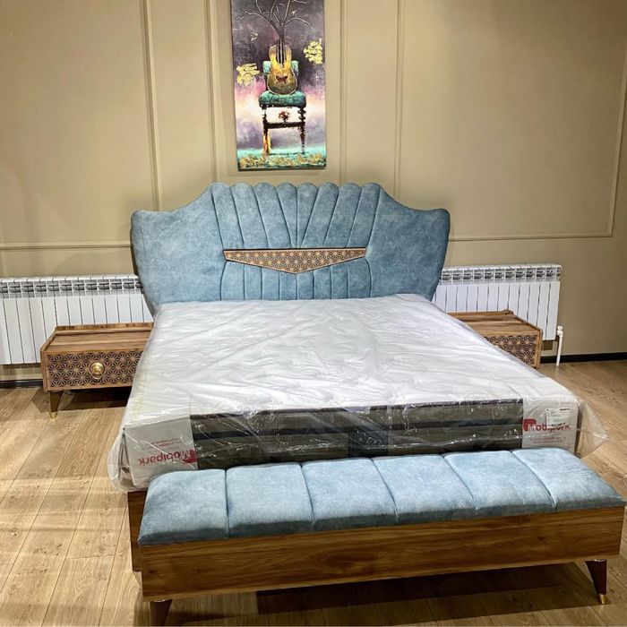 Продам кровать с матрасом