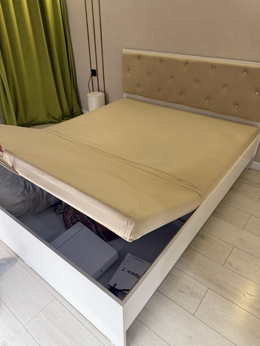 Кровать двухспальная