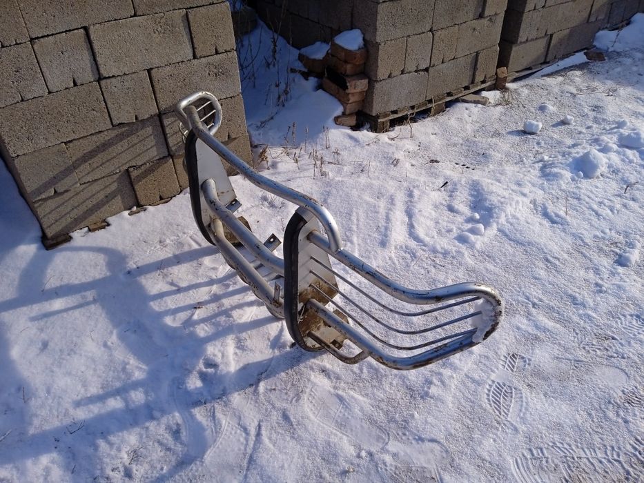 Продам кенгурятник на Ниву