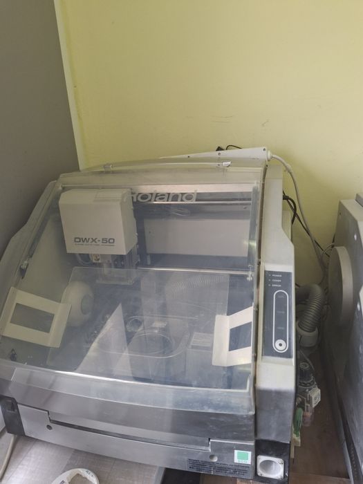 Продавам 5-осна дентална фреза Roland DWX-50
​Цена: [Въведете сума] €
​Описание:
​Продавам професионална дентална фреза Roland DWX