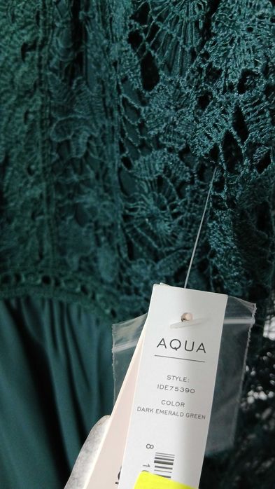 Елегантна рокля в тъмно изумрудено зелено с дантела и шифон – AQUA,