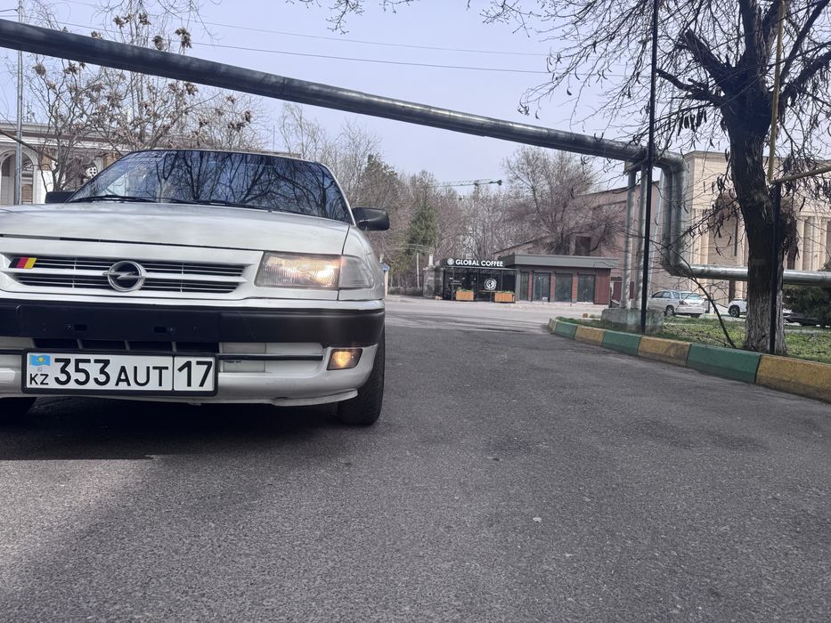 Продам  автомобиль opel astra 1992